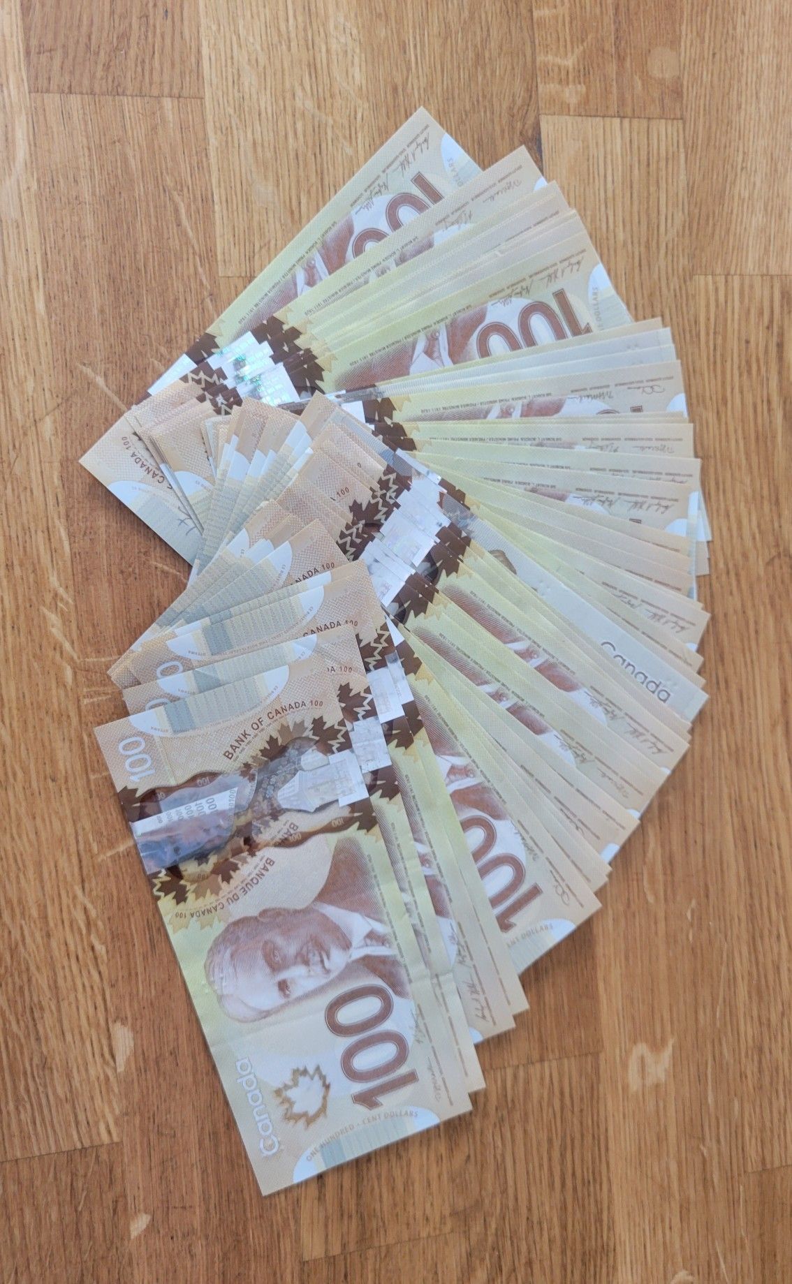 100 Canada bills
