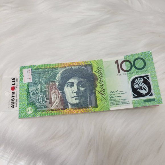 100 Australia bills